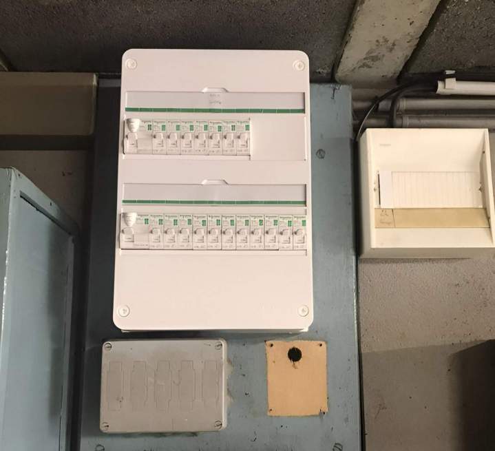 Intervention rapide pour tout dépannage électrique urgent ou courant.